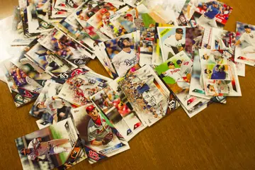 How to tell if old sports cards are worth money