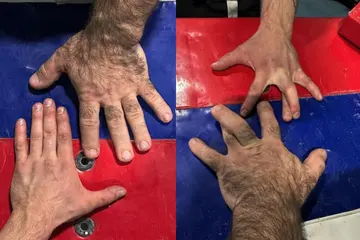 Cyplenjov's hands