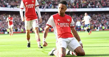 Aubameyang celebrates scoring Arsenal's 2nd goal during the Premier League match between Arsenal and Tottenham Hotspur at Emirates Stadium on September 26, 2021 in London, England. (Photo by David Price/Arsenal FC via Getty Images)