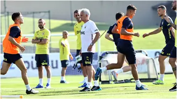 Jose Mourinho showed his softer side during a recent training session with Fenerbahce. His gesture left the Turkish media in awe. Photo by Saycan Sayim.