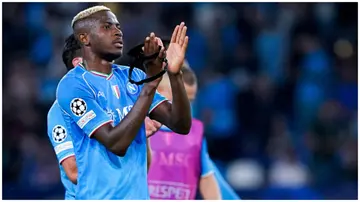 Victor Osimhen greets his supporters during the UEFA Champions League Group C match between SSC Napoli and Real Madrid CF. Photo: Giuseppe Maffia.