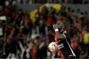Colombian forward Julian Quinones scored twice as Mexican club Atlas overturned a 4-1 first leg defeat to Olimpia with Tuesday's 4-0 win securing a 5-4 aggregate victory