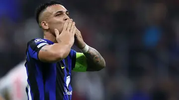 Lautaro Martinez celebrates after winning the UEFA Champions League match between Inter and FC Salzburg at Stadio Giuseppe Meazza. Photo by sportinfoto.