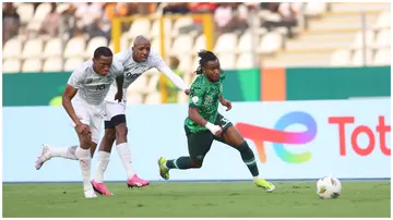 Ademola Lookman and Khuliso Mudau during the 2023 CAF Africa Cup of Nations semi-final match between Nigeria and South Africa at the Peace Stadium of Bouake on February 7, 2024. Photo: MB Media.