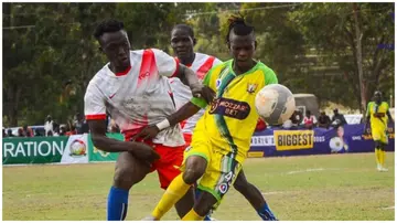 Shalimar FC and Kakamega Homeboyz players vie for the ball  in a past Mozzart Bet Cup match. Photo. Football Kenya. 