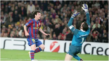Lionel Messi, Manuel Almunia, Barcelona, Arsenal, UEFA Champions League.
