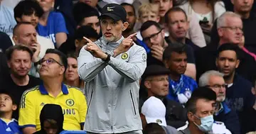 Thomas Tuchel gestures from the side-lines during the English Premier League football match between Chelsea and Manchester City at Stamford Bridge in London on September 25, 2021. (Photo by Ben STANSALL / AFP)