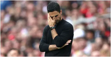 Mikel Arteta looks dejected during the Premier League match between Arsenal and Norwich City at Emirates Stadium. Photo by Julian Finney.