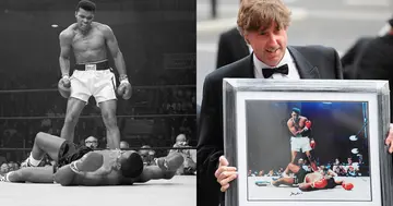 What is Muhammad Ali's most famous picture?