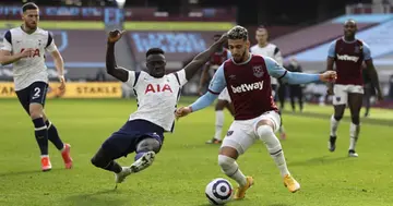Lingard on target as West Ham silence Spurs to go fourth