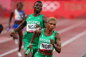 Olympics: Watch heart-wrenching moment Nigeria moved from 1st to last in 4×400 mixed relay race