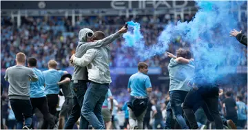 Premier League, Man City. pitch invasions