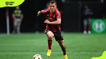 Atlanta defender Brooks Lennon dribbles during a match