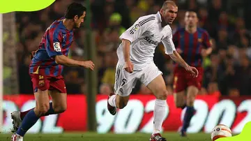 Zinedine Zidane playing against Barcelona in El c;asico 2005-06 season