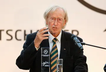 Rudi Gutendorf speaking in Germany