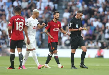 Bruno Fernandes, Manchester United, Tottenham Hotspur, Michael Oliver