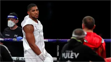 Days Before His Heavyweight Fight vs Usyk, Anthony Joshua Reacts to Comments About His Skinny Physique