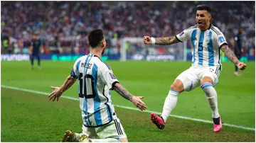 Lionel Messi, Leandro Paredes, Argentina, 2022 FIFA World Cup, Lusail Stadium, Doha, Qatar.