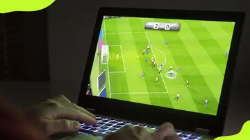 How to play Football Manager on laptop