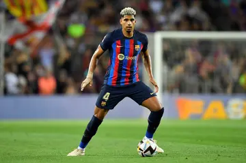 Barcelona's Uruguayan defender Ronald Araujo has opted for surgery on his thigh injury.