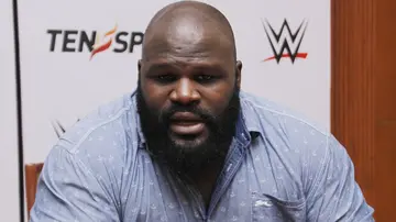 What is Mark Henry’s weight?