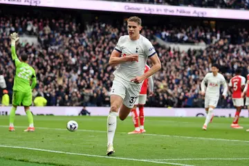 Micky van de Ven, Tottenham vs Arsenal, North London derby, offside rules