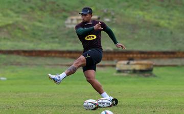 Controversial Springbok Flyhalf Elton Jantjies In Bizarre Gangster ...