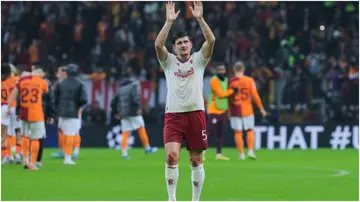 Harry Maguire greets the fans after the UEFA Champions League match between Galatasaray A.S. and Manchester United at Ali Sami Yen Arena. Photo by Vasile Mihai-Antonio.