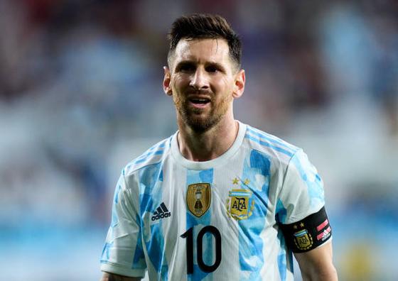 Lionel Messi Left Foot Worth $900 Million As PSG Superstar Has Most ...