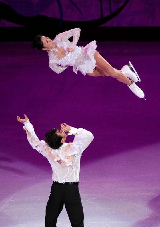 Famous ice dancing couples A list of famous ice dancing pairs who are