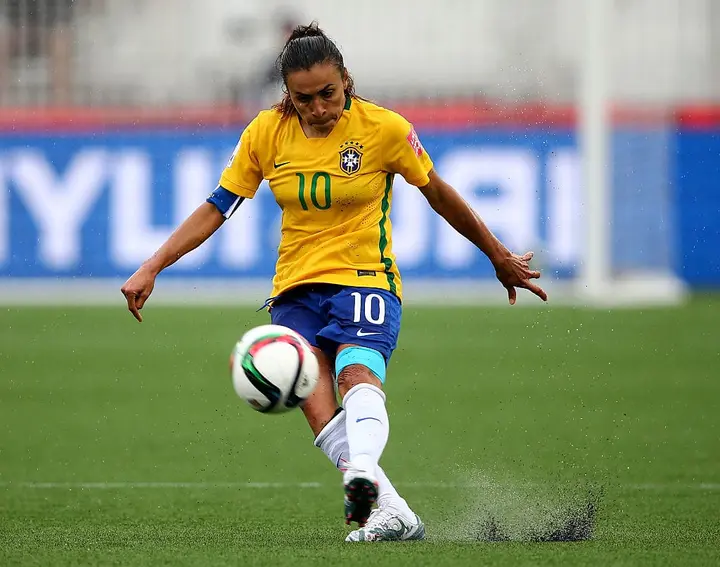 Top 9 greatest female footballers of all time