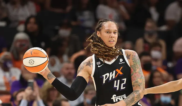Who is Brittney Griner? Age, wife, childhood, parents, profession, gender,  worth 