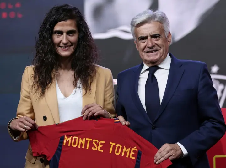 Spain's new women's coach Montse Tome (L)  alongside RFEF interim president Pedro Rocha