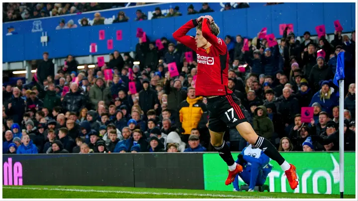 Alejandro Garnacho celebrates after scoring their side's first goal of the game with an overhead kick at Goodison Park. Photo by Peter Byrne.