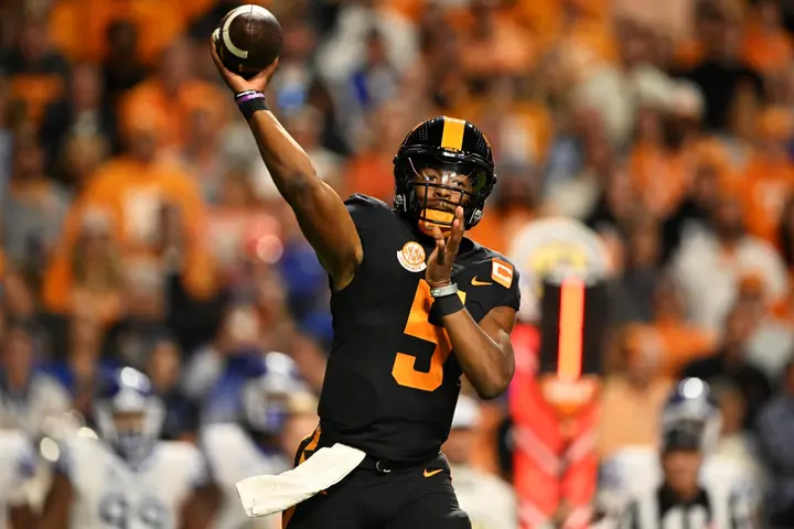 Tennessee QB Hendon Hooker done for season with knee injury