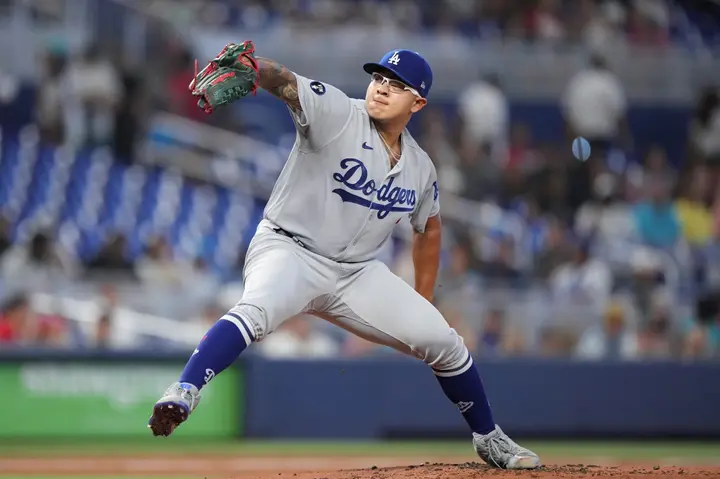 How many wins does Julio Urias have in 2022?