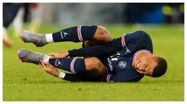 PSG star Mbappe faces calf injury