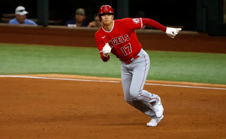 What is Shohei Ohtani's pitching record?