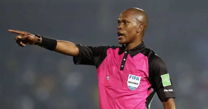Referee Luxolo Badi.