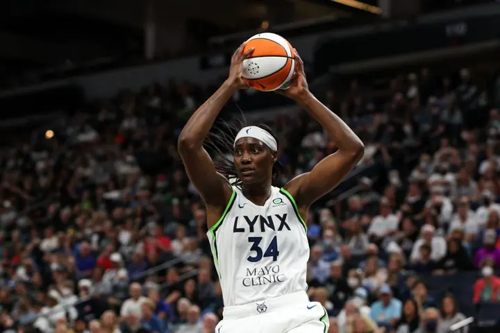 How many times has a woman dunked in WNBA?