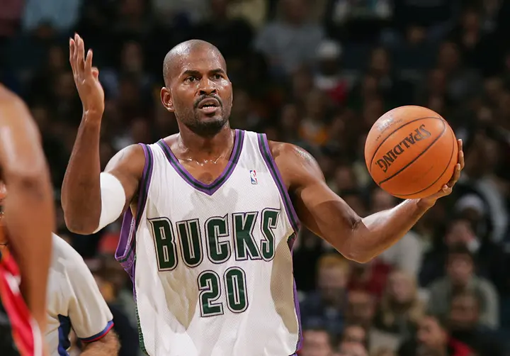 20 NBA Players Who Went Broke And Lost Millions Of Dollars - Fadeaway World