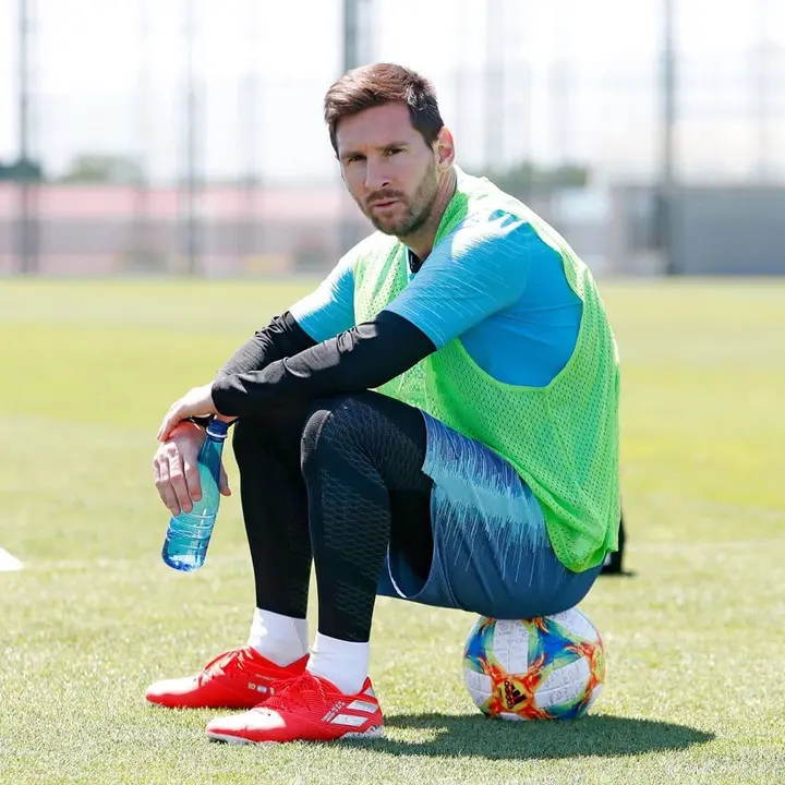 Blow to Barcelona as Lionel Messi tells club he wants to leave this summer
