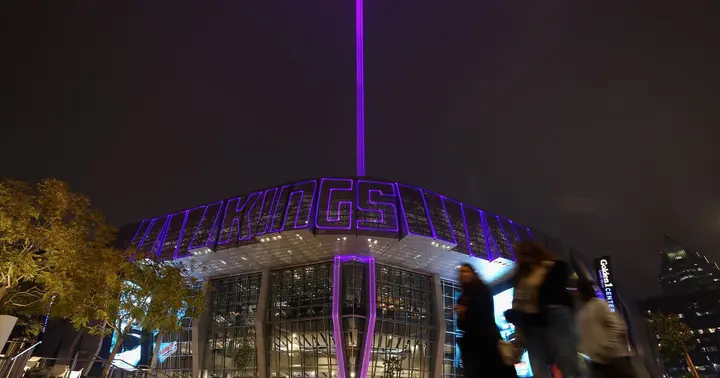 Kings victory beam gets bigger, brighter and more purple - CBS Sacramento