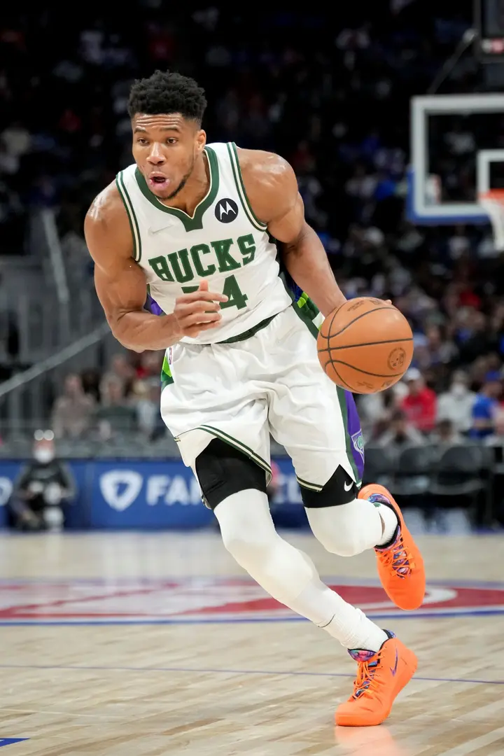 How many teams has Giannis Antetokounmpo played for?