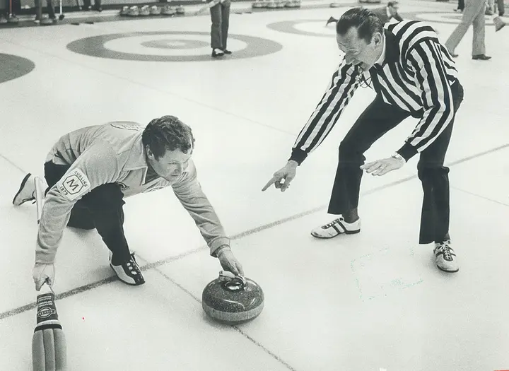 What are the rules of mixed doubles curling?
