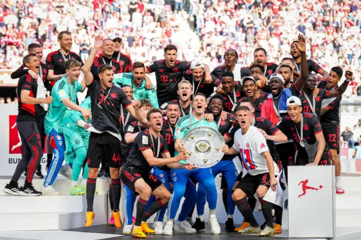 Bayern Munich clinches 11th consecutive Bundesliga title