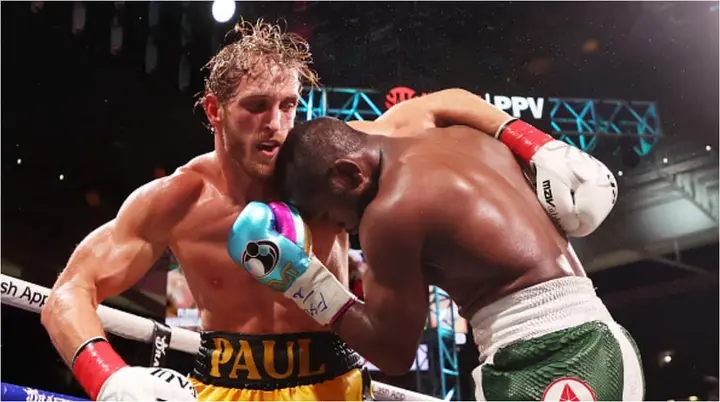 Floyd Mayweather vs Logan Paul Ends in Boos As Each Fighter Makes Millions in ‘Sparring Session’
