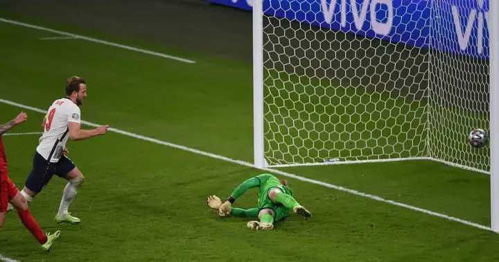 England vs Denmark: Fans Angered After Kasper Schmeichel Had Laser Shone at Him Before Kane's Penalty