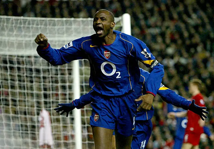 How many Invincibles players are among the top ten Arsenal legends of all time?