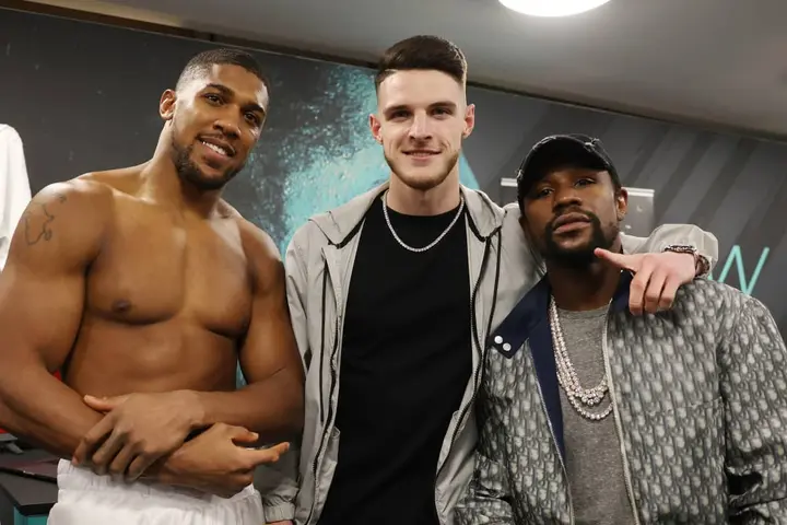 Anthony Joshua: Declan Rice, Mayweather join boxer to celebrate victory over Pulev